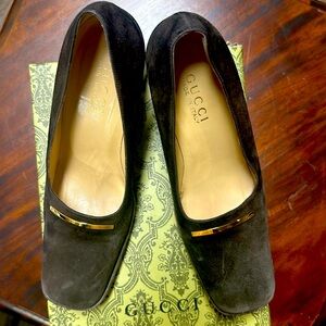 Gucci suede pump in dark taupe,            size 7 1/2 B